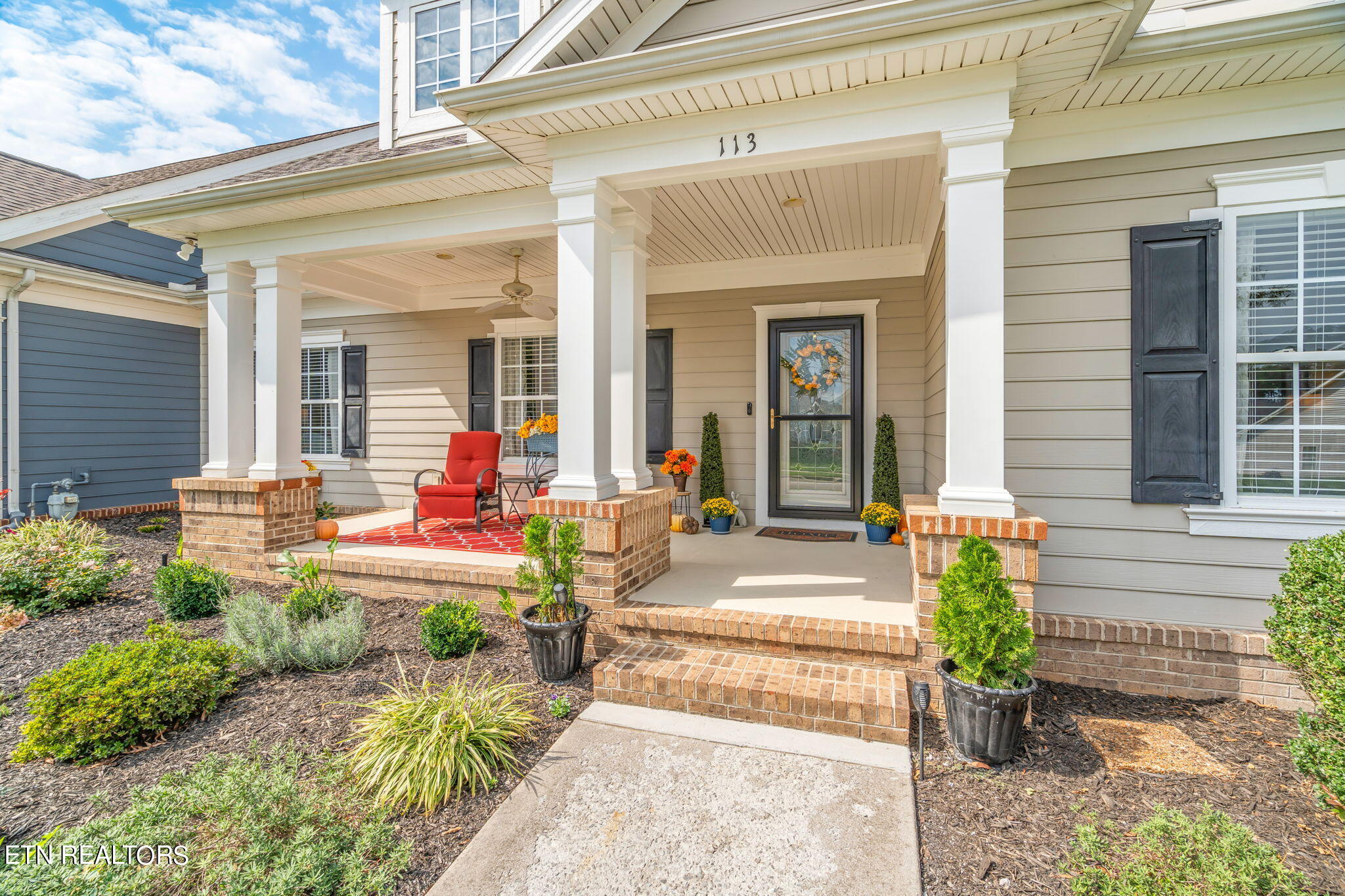 113 Hackberry Street Oak Ridge, TN 37830 - Photo 5 of 57 Front Porch
