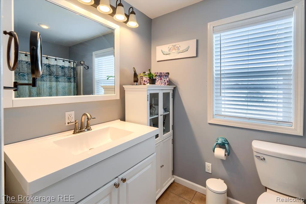 8366 North Byron Road New Lothrop, MI 48460 - Photo 18 of 29