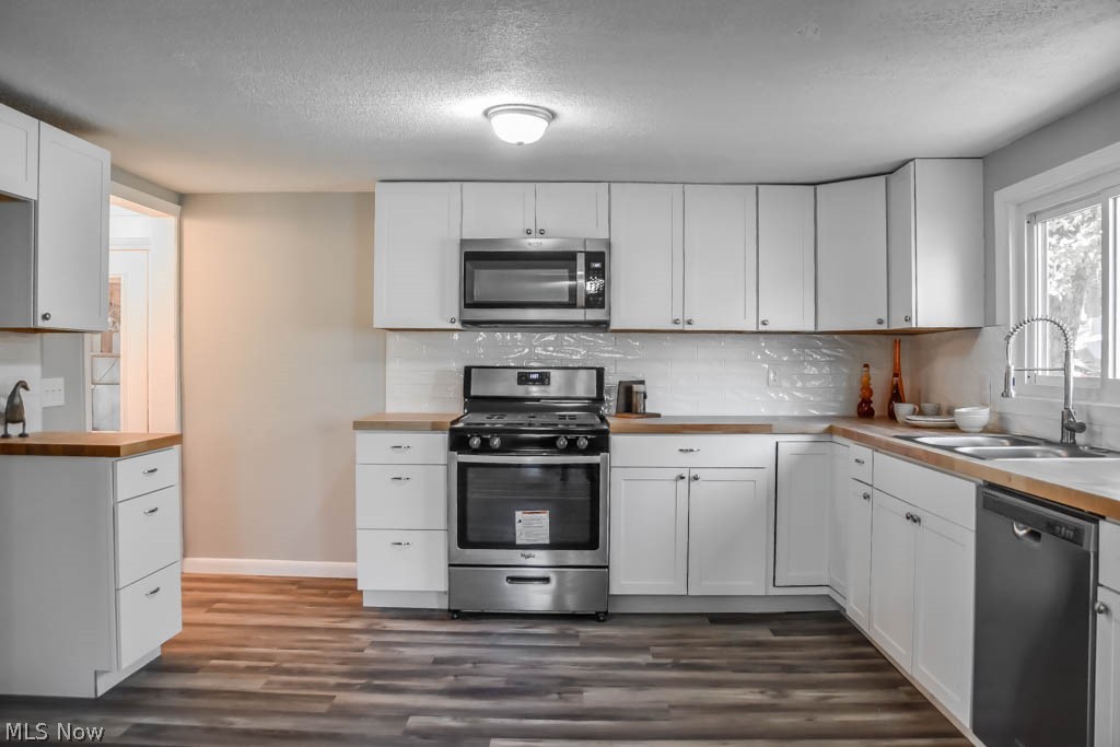 3500 Wadsworth Road Barberton, OH 44203 - Photo 4 of 19 Kitchen