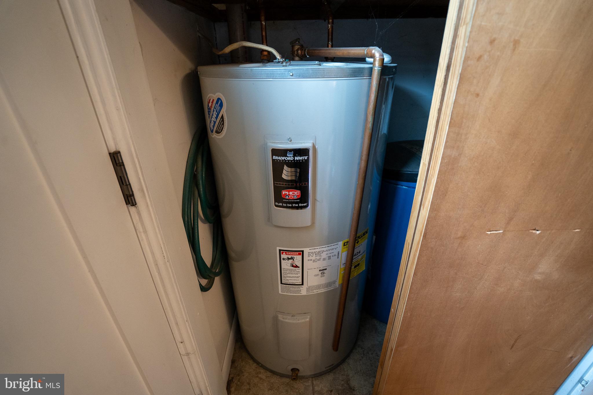 8 Sherri Lane Lititz, PA 17543 - Photo 41 of 43 a view of water heater room