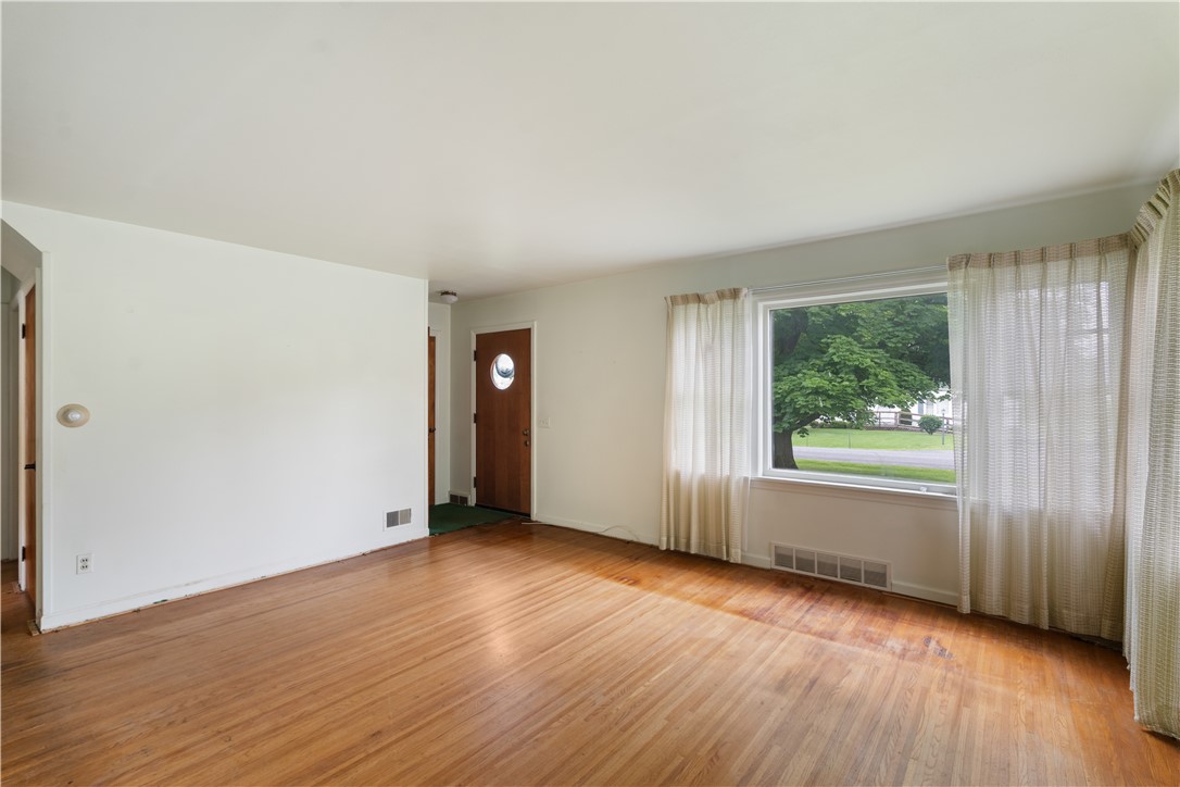 73 Wright Road Henrietta, NY 14467 - Photo 8 of 31