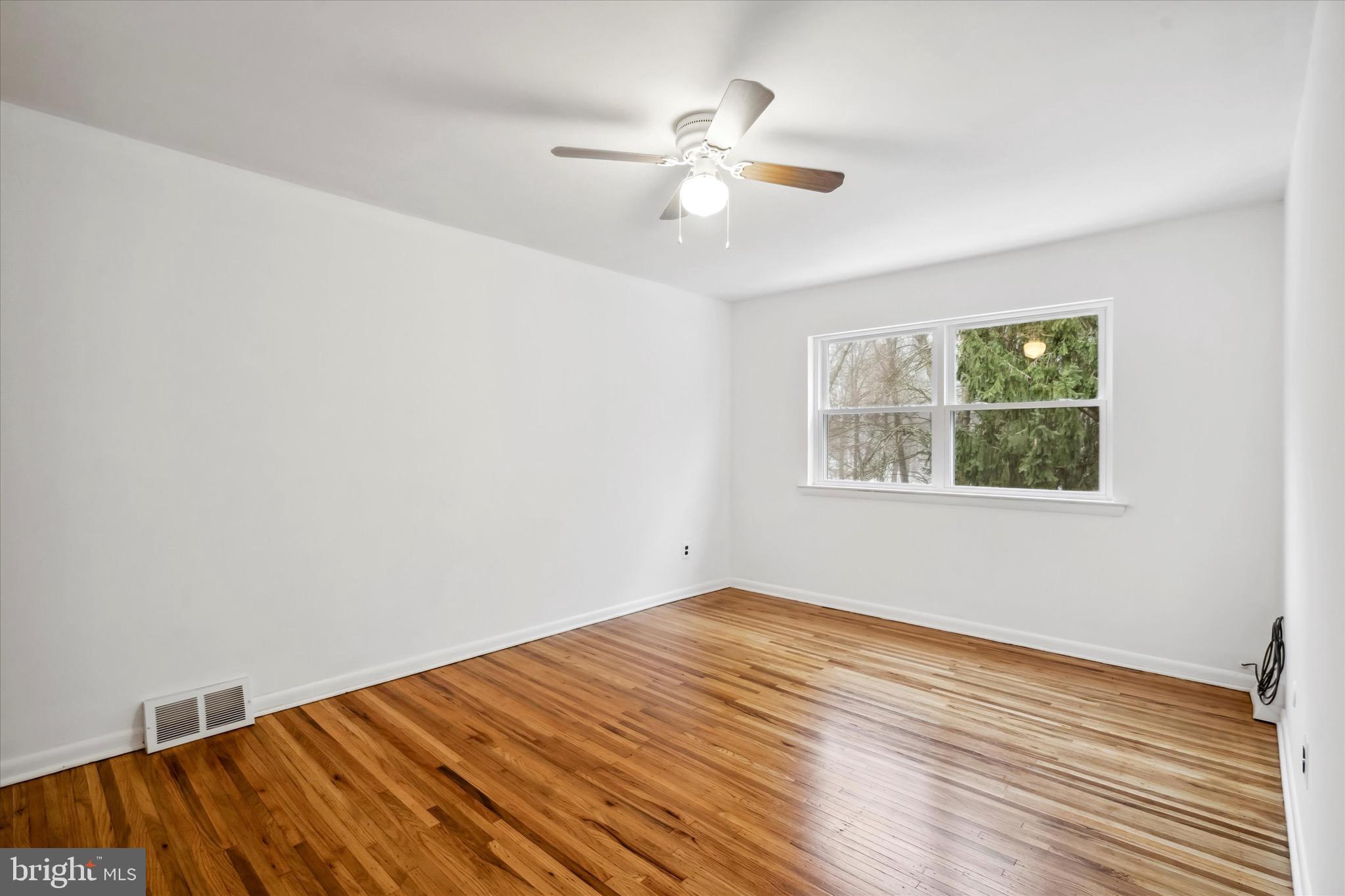 12833 Cabell Road Philadelphia, PA 19154 - Photo 16 of 25