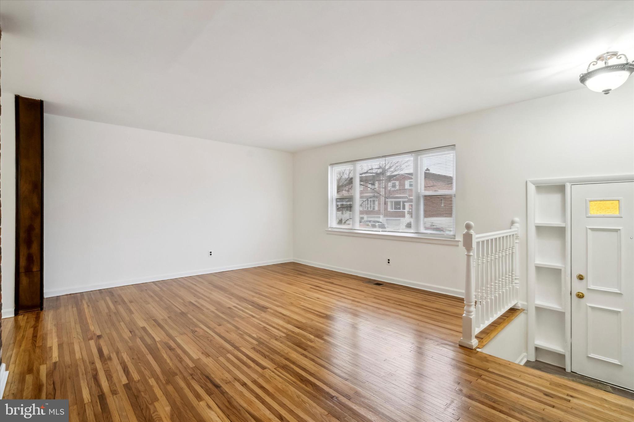 12833 Cabell Road Philadelphia, PA 19154 - Photo 2 of 25