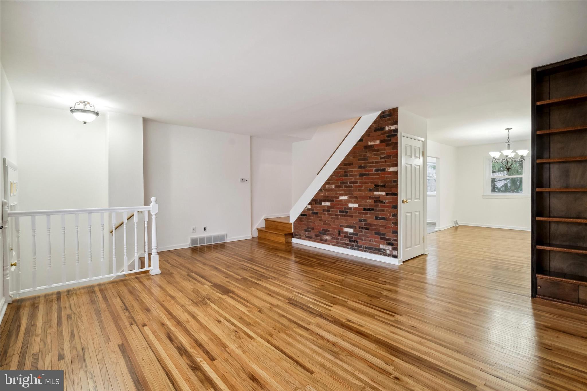 12833 Cabell Road Philadelphia, PA 19154 - Photo 3 of 25
