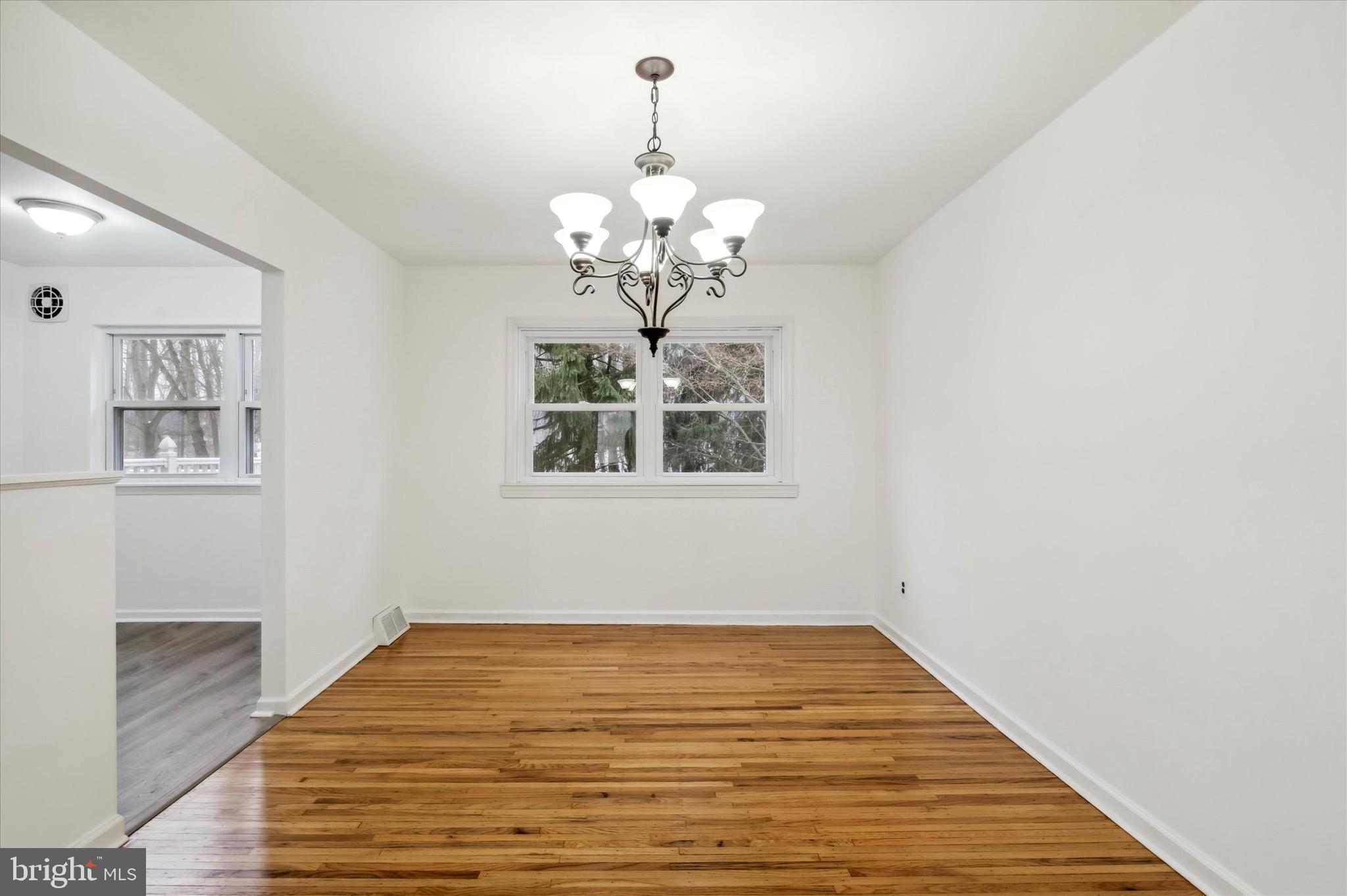 12833 Cabell Road Philadelphia, PA 19154 - Photo 5 of 25