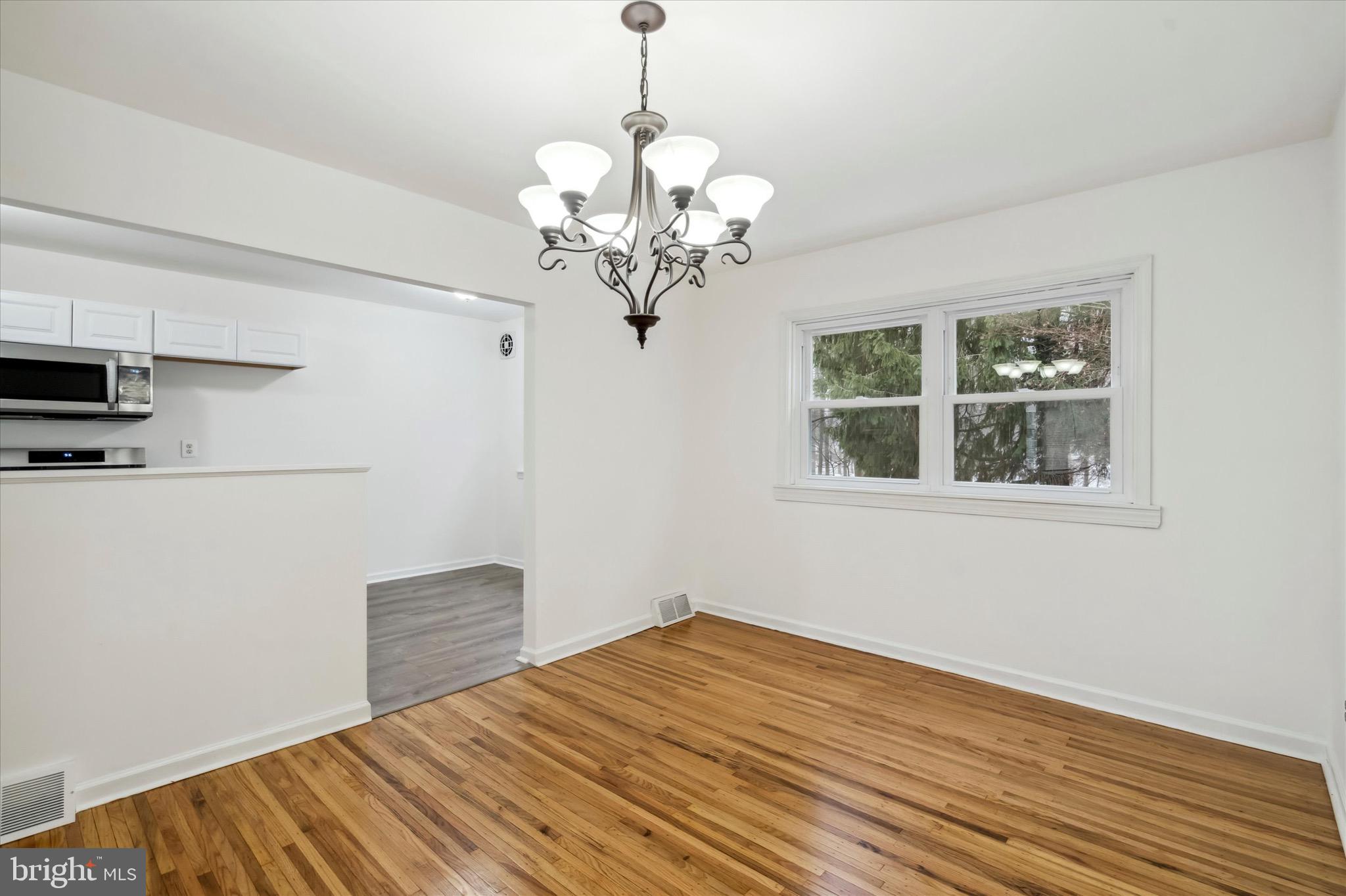 12833 Cabell Road Philadelphia, PA 19154 - Photo 7 of 25