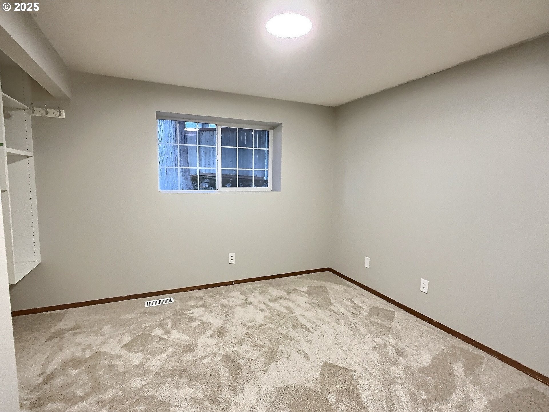 377 Southeast Barnes Avenue Gresham, OR 97080 - Photo 11 of 23