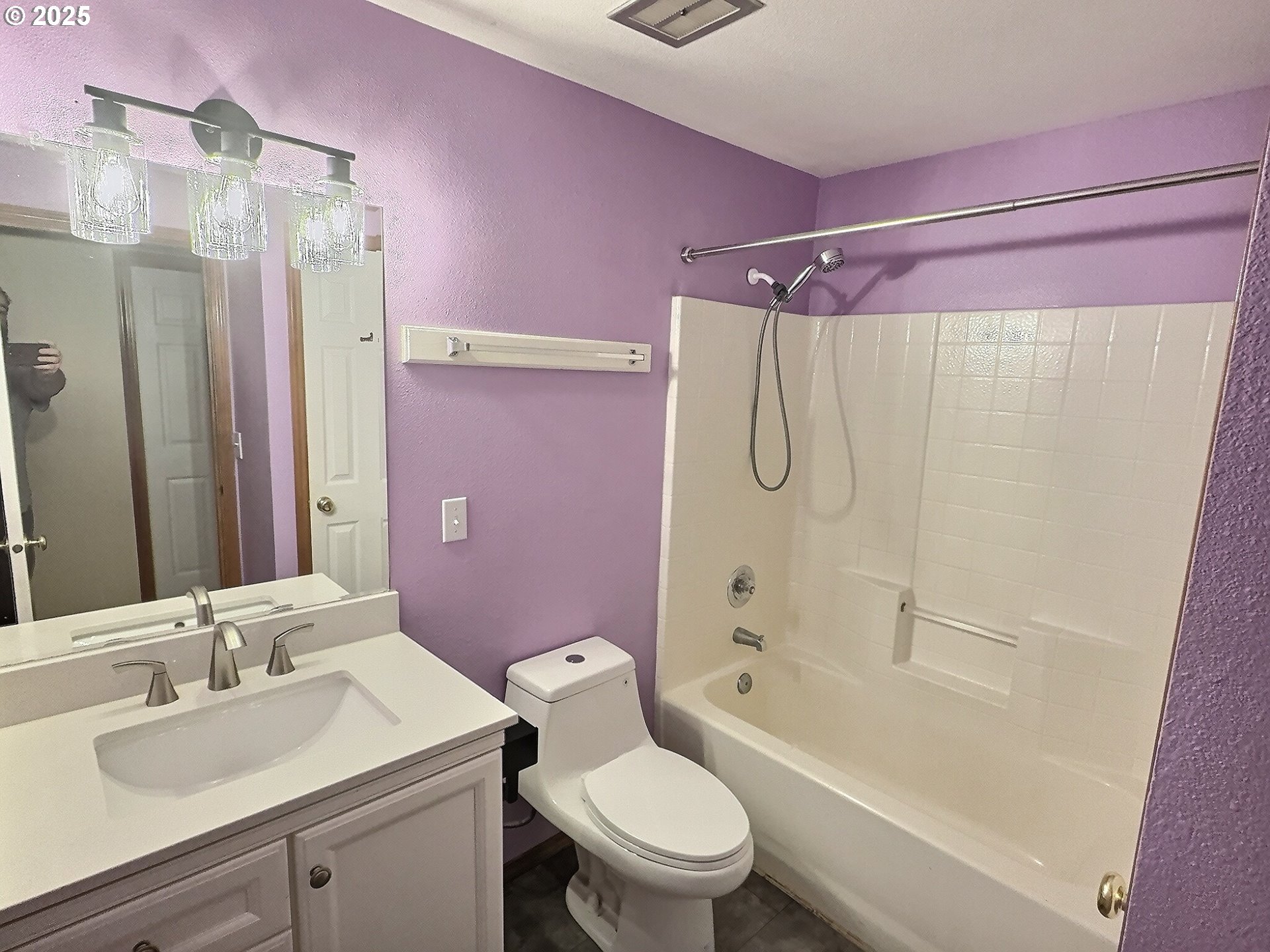 377 Southeast Barnes Avenue Gresham, OR 97080 - Photo 12 of 23