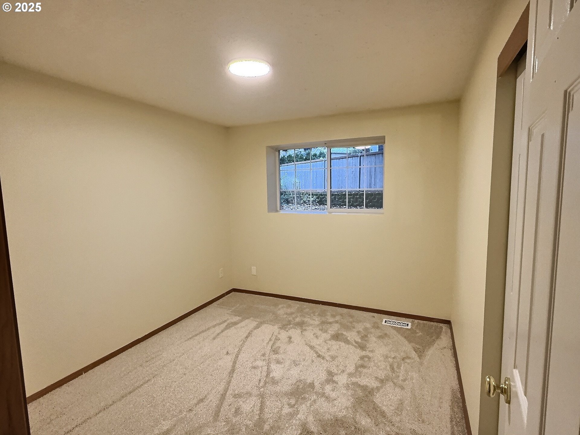 377 Southeast Barnes Avenue Gresham, OR 97080 - Photo 13 of 23