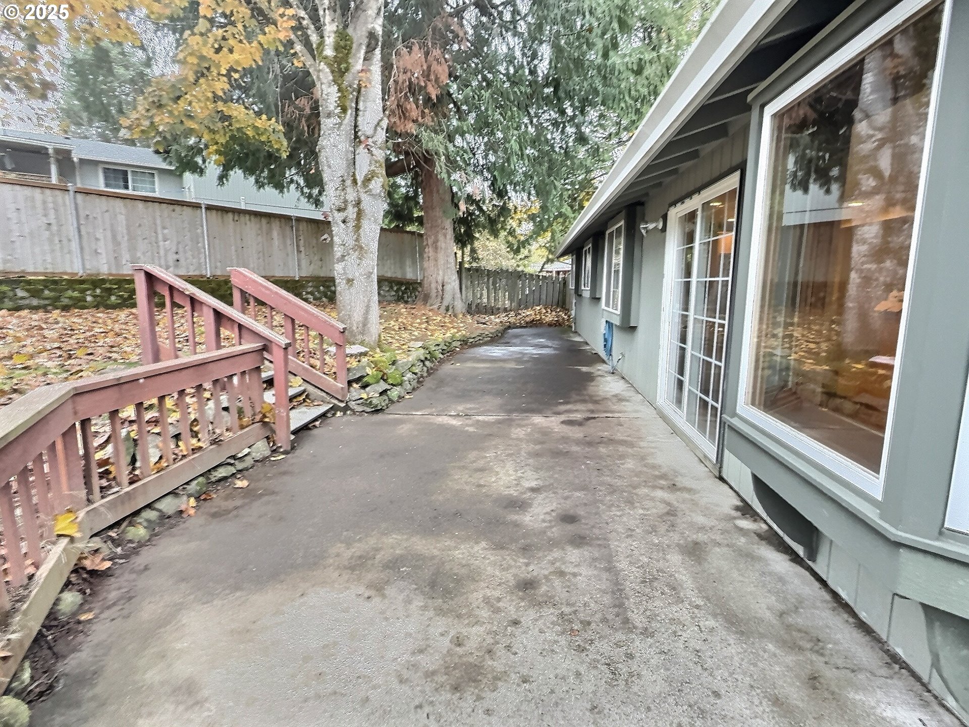 377 Southeast Barnes Avenue Gresham, OR 97080 - Photo 15 of 23