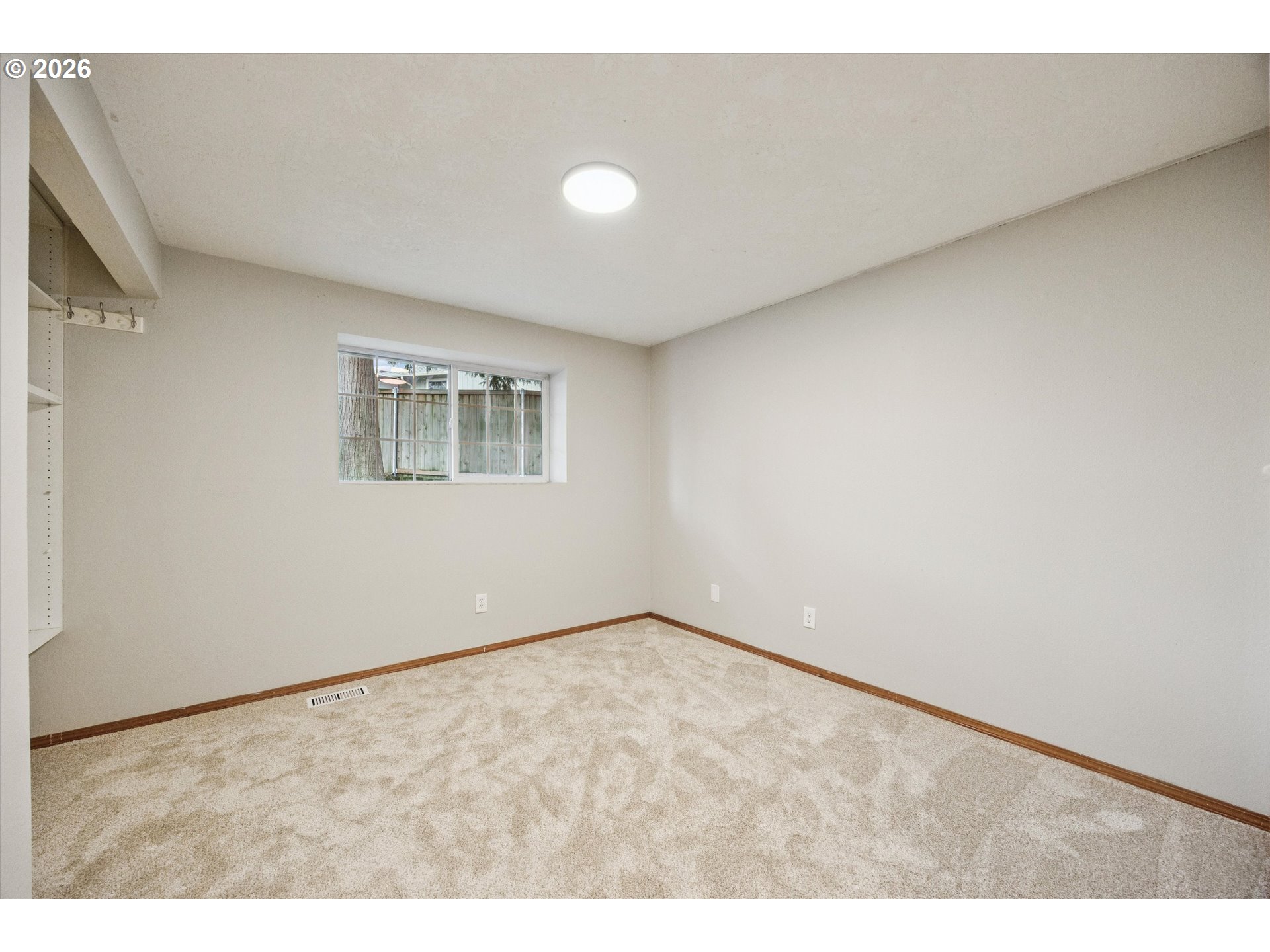 377 Southeast Barnes Avenue Gresham, OR 97080 - Photo 17 of 23