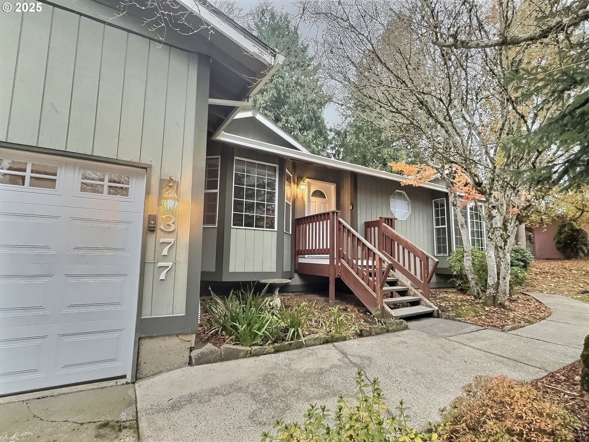 377 Southeast Barnes Avenue Gresham, OR 97080 - Photo 2 of 23