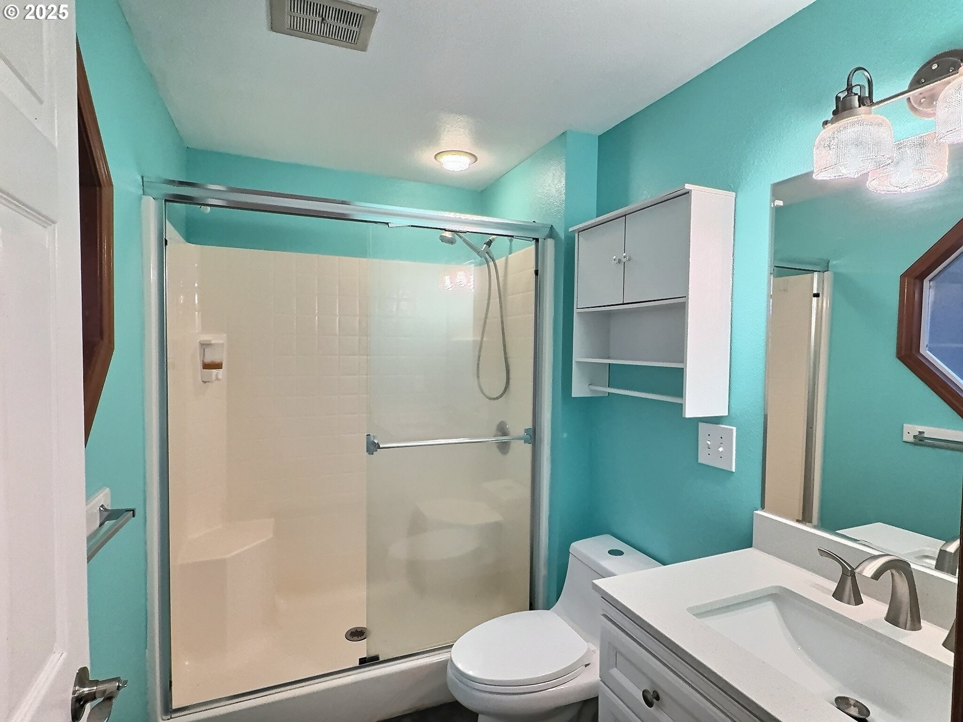 377 Southeast Barnes Avenue Gresham, OR 97080 - Photo 10 of 23