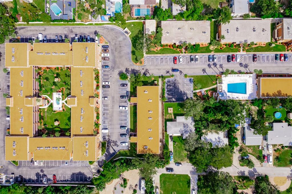 12760 Indian Rocks Road, Unit 546 Largo, FL 33774 - Photo 25 of 45 an aerial view of a swimming pool