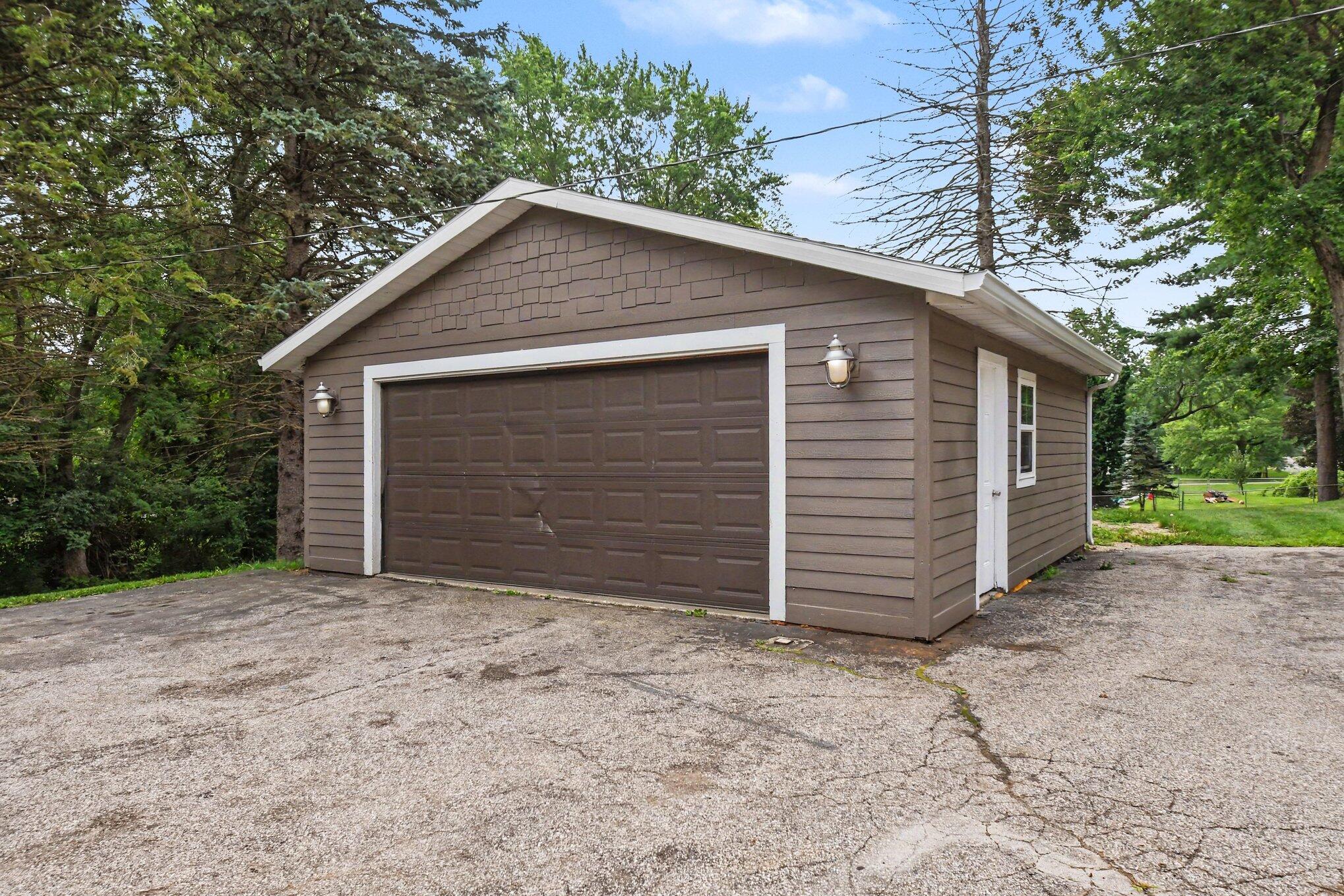 4554 Niles Buchanan Road Buchanan, MI 49107 - Photo 22 of 32 4554 Niles Buchanan Rd_garage