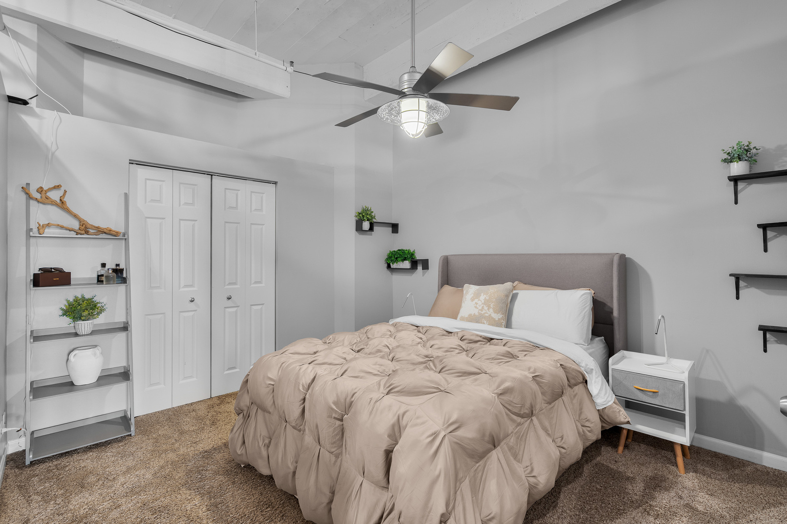 124 West Polk Street, Unit 905 Chicago, IL 60605 - Photo 12 of 28 a bedroom with a bed and a window