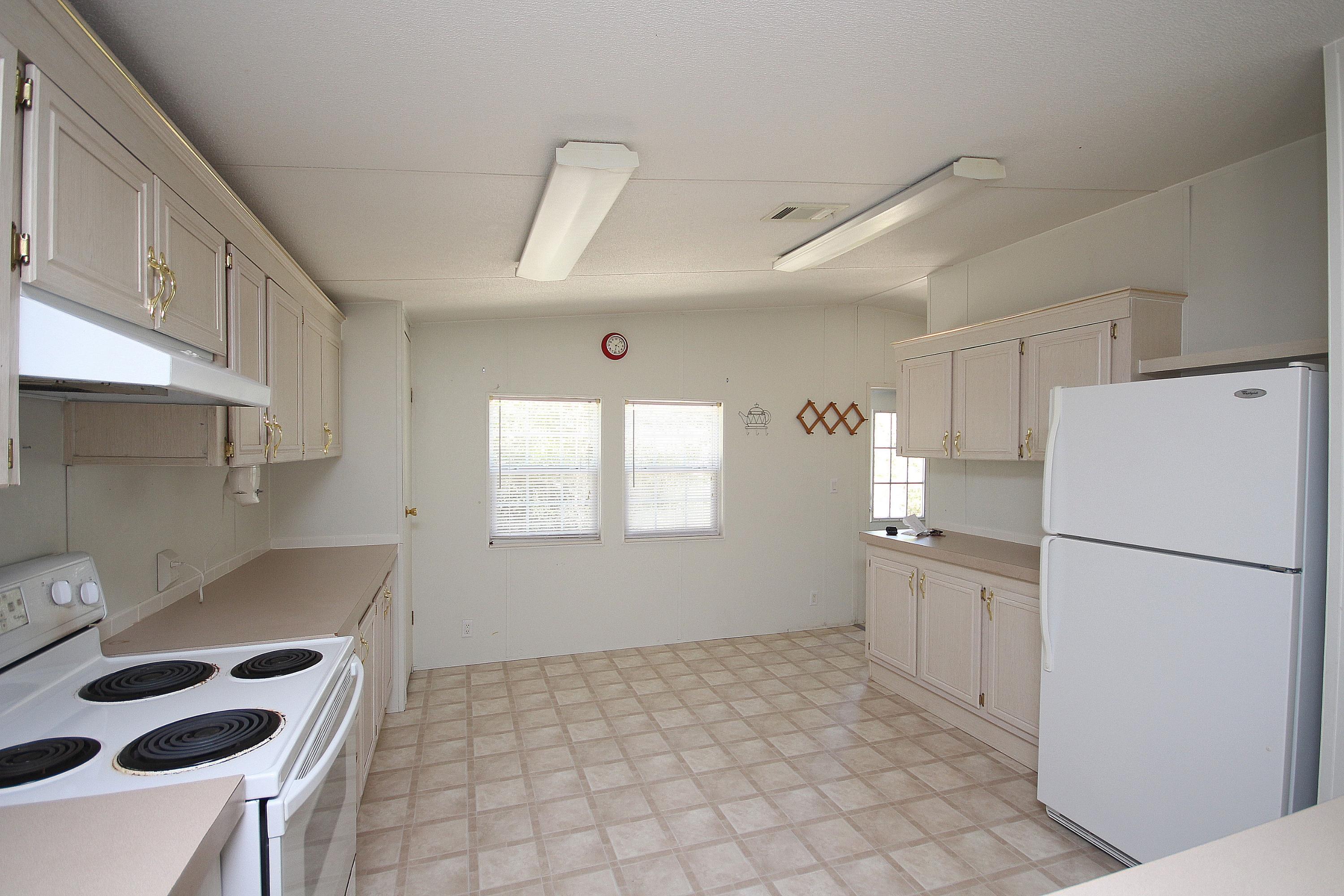 178 McCloud Road Freeport, FL 32439 - Photo 4 of 32 178mcCloudKit7-3637333459-O
