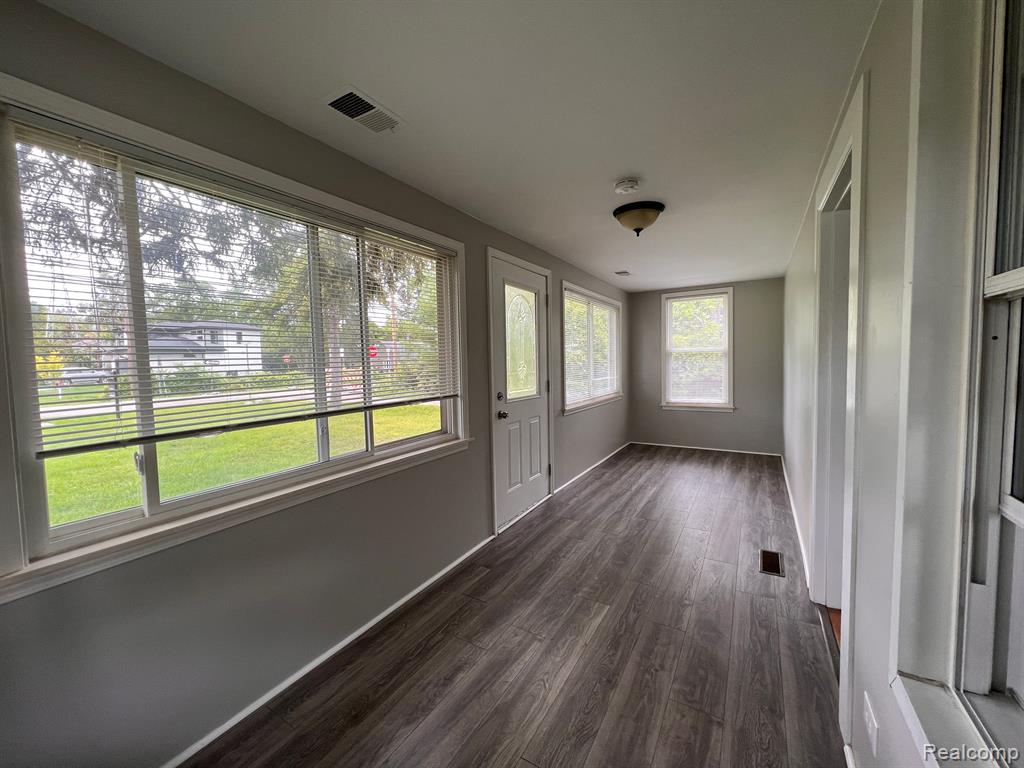 3531 Orchard Lake Road West Bloomfield, MI 48324 - Photo 5 of 12