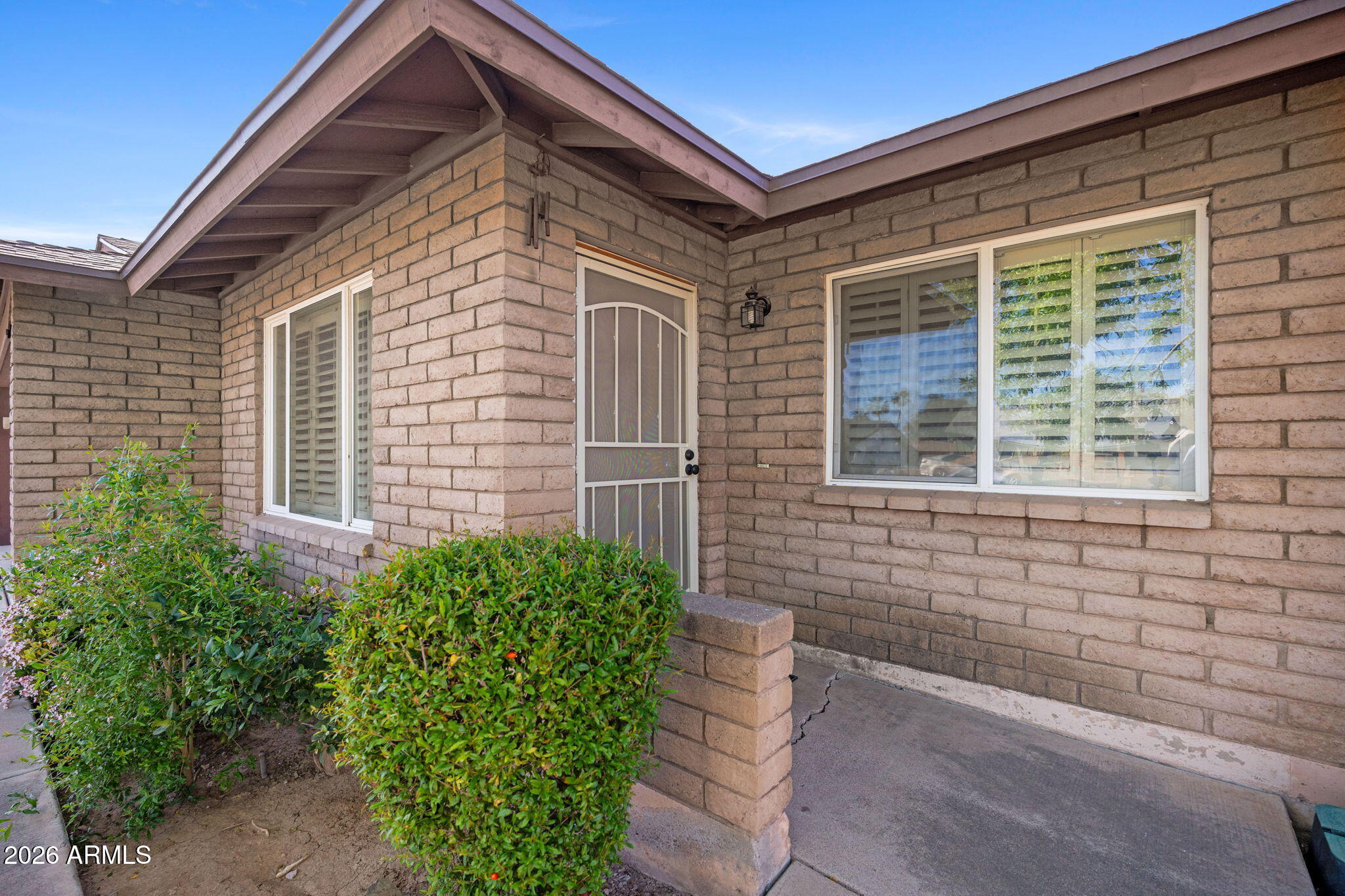 2137 East Apollo Avenue Tempe, AZ 85283 - Photo 3 of 35 Entry