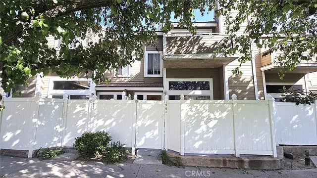 a view of parking area