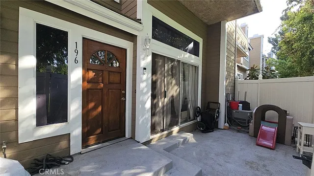 $484,750 | 1921 Glenoaks Boulevard, Unit 196, San Fernando, CA 91340