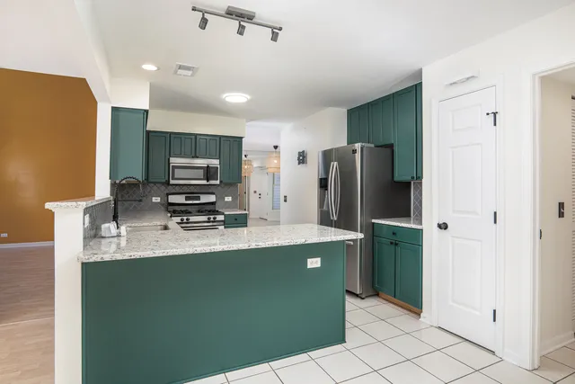 $3,350 | 712 Hamilton Court, Schaumburg, IL 60107