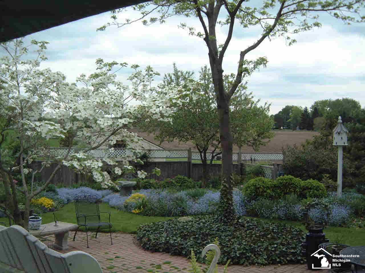 2210 North Custer Road Monroe, MI 48162 - Photo 23 of 25 Spring/Summer Yard