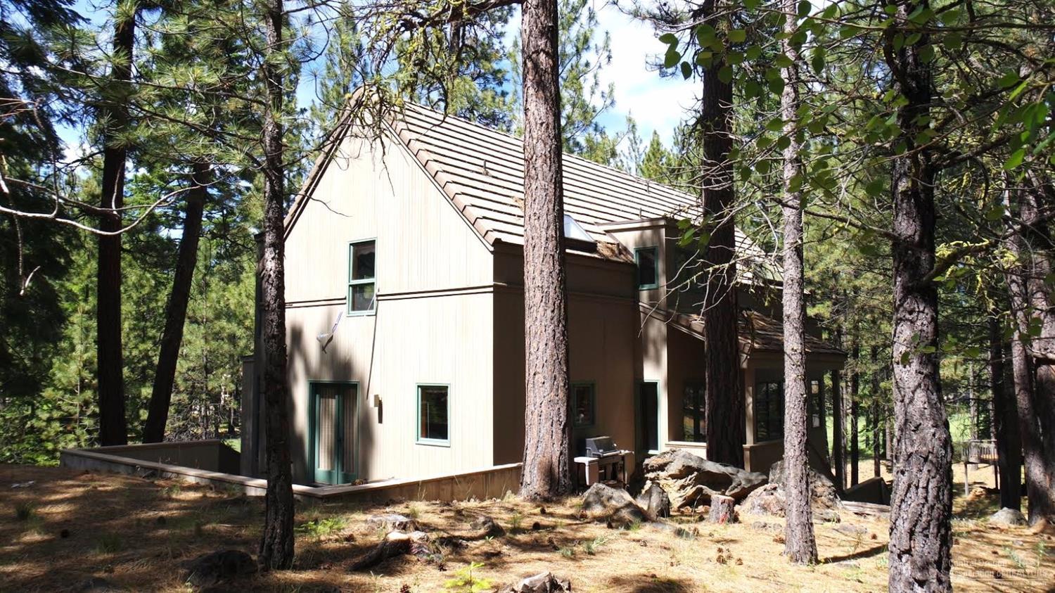 70320 Arvensis Black Butte Ranch, OR 97759 - Photo 19 of 22 Gallery Image 19