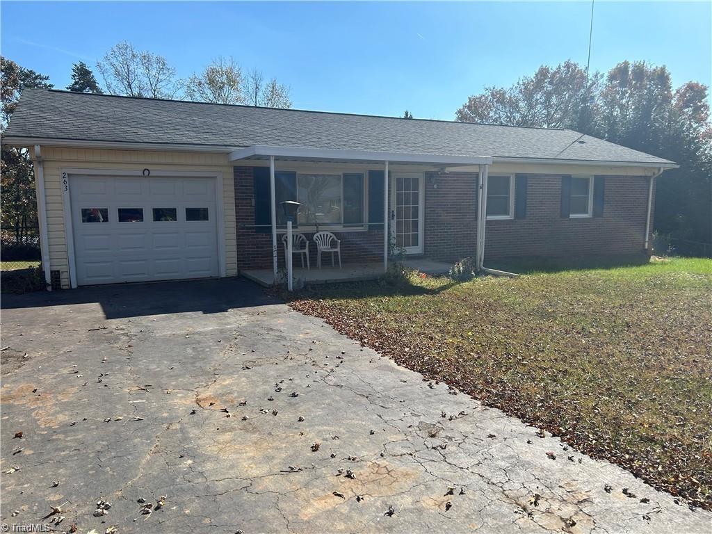 263 Badgett Avenue Mount Airy, NC 27030 - Photo 2 of 17