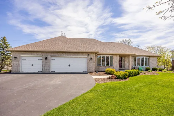 $789,900 | 13201 Meadow Hill Lane, Lemont, IL 60439