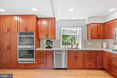 $1,250,000 | 3800 Ridgelea Drive, Fairfax, VA 22031