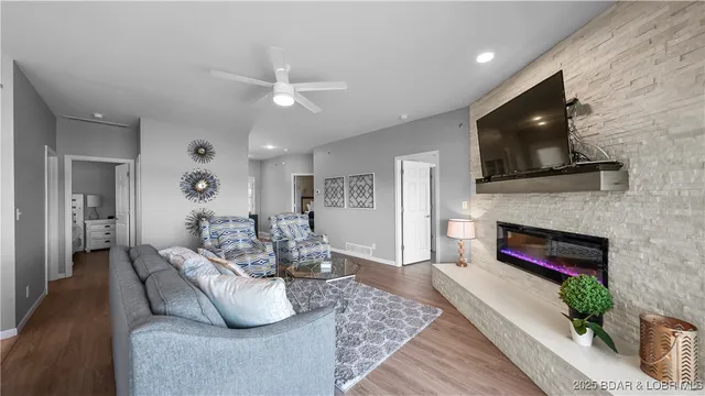 $475,000 | 492 Regatta Bay Drive, Unit 4E, Lake Ozark, MO 65049