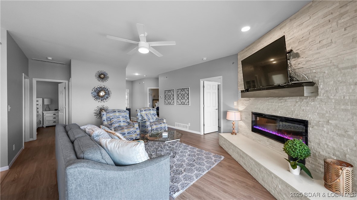 492 Regatta Bay Drive, Unit 4E Lake Ozark, MO 65049 - Photo 13 of 47