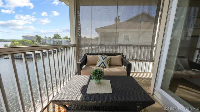 $475,000 | 492 Regatta Bay Drive, Unit 4E, Lake Ozark, MO 65049