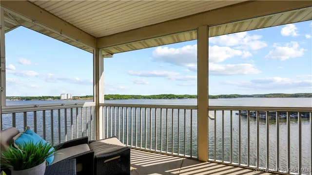 $475,000 | 492 Regatta Bay Drive, Unit 4E, Lake Ozark, MO 65049