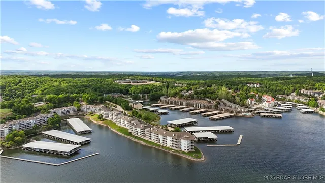 $475,000 | 492 Regatta Bay Drive, Unit 4E, Lake Ozark, MO 65049