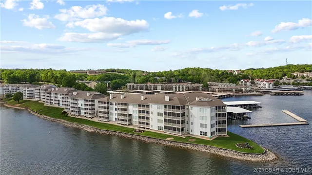 $475,000 | 492 Regatta Bay Drive, Unit 4E, Lake Ozark, MO 65049