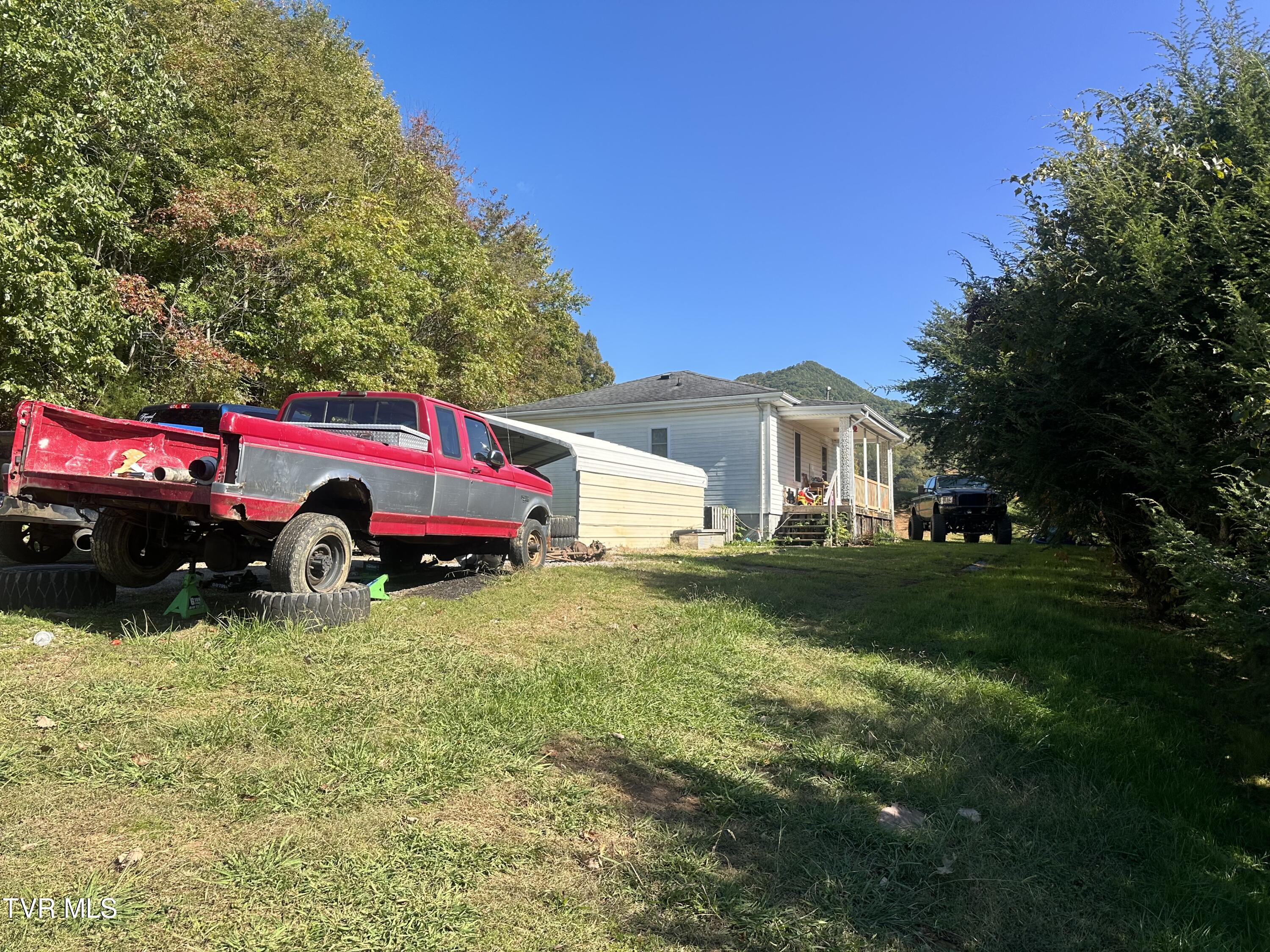 110 John Allen Road Elizabethton, TN 37643 - Photo 11 of 15 IMG_3893