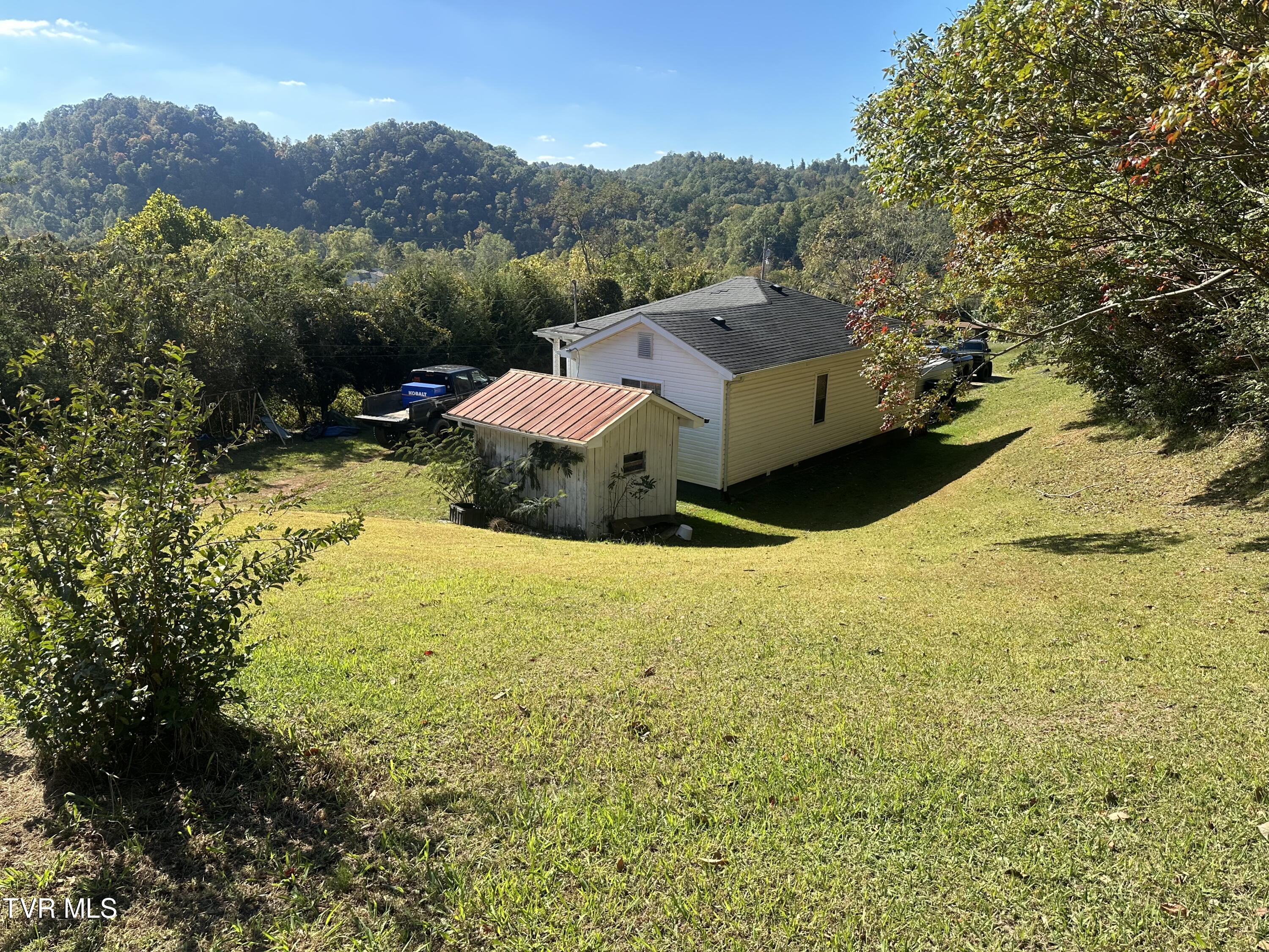 110 John Allen Road Elizabethton, TN 37643 - Photo 12 of 15 IMG_3892