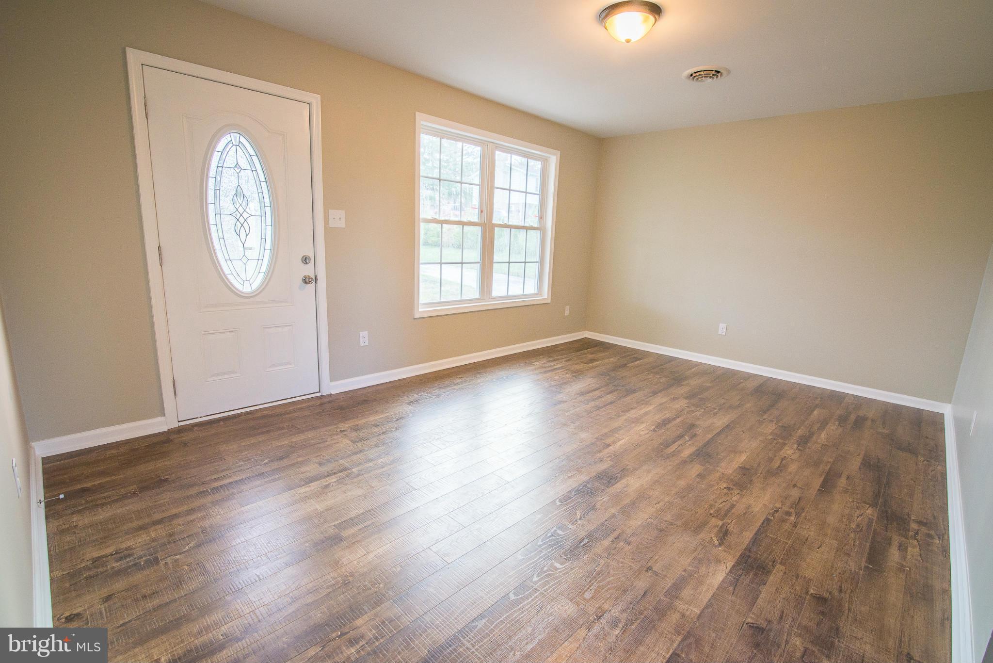 96 Weeping Willow Road Falling Waters, WV 25419 - Photo 5 of 23 Living Room