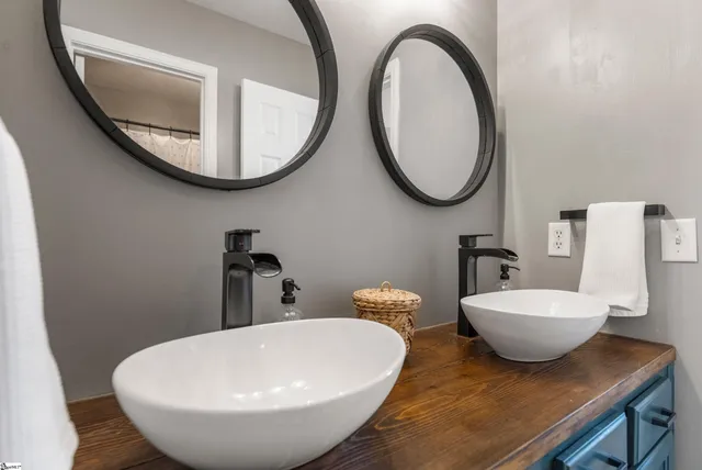 $700,000 | 6 Springhead Way, Greer, SC 29650