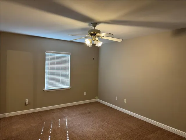 $1,975 | 302 West Robert E Lee Boulevard, New Orleans, LA 70124