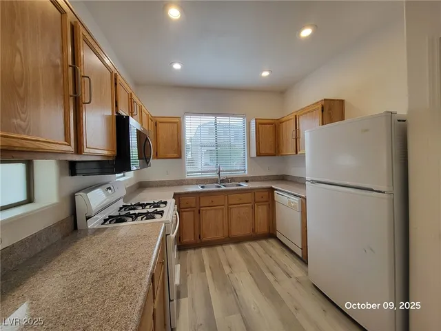 $1,850 | 9708 Villa Lorena Avenue, Las Vegas, NV 89147