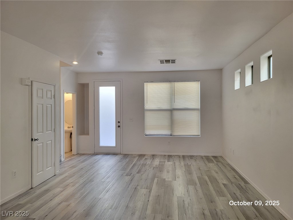 9708 Villa Lorena Avenue Las Vegas, NV 89147 - Photo 5 of 16