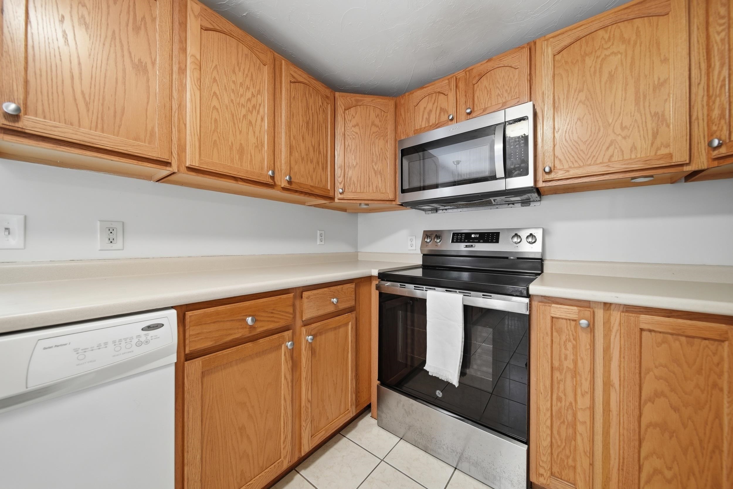 31 Henderson Road, Unit 15 Gilford, NH 03249 - Photo 16 of 35