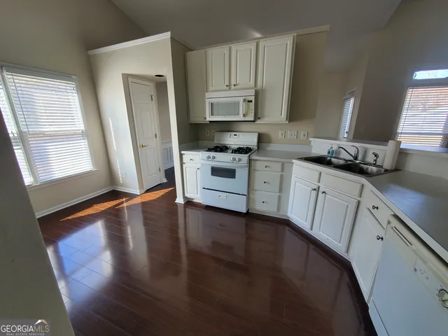 $2,490 | 1249 Thorncliff Court, Lawrenceville, GA 30044