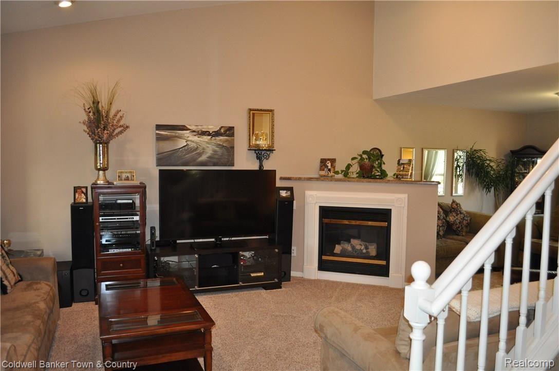 2821 Laurel Ridge Lane Howell, MI 48843 - Photo 7 of 41 6.JPG