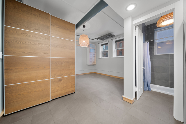 604 West Addison Street, Unit B3 Chicago, IL 60613 - Photo 8 of 12