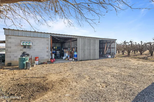 $399,900 | 300 East Martin Lane, Toppenish, WA 98948