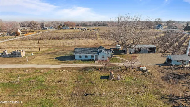 $399,900 | 300 East Martin Lane, Toppenish, WA 98948